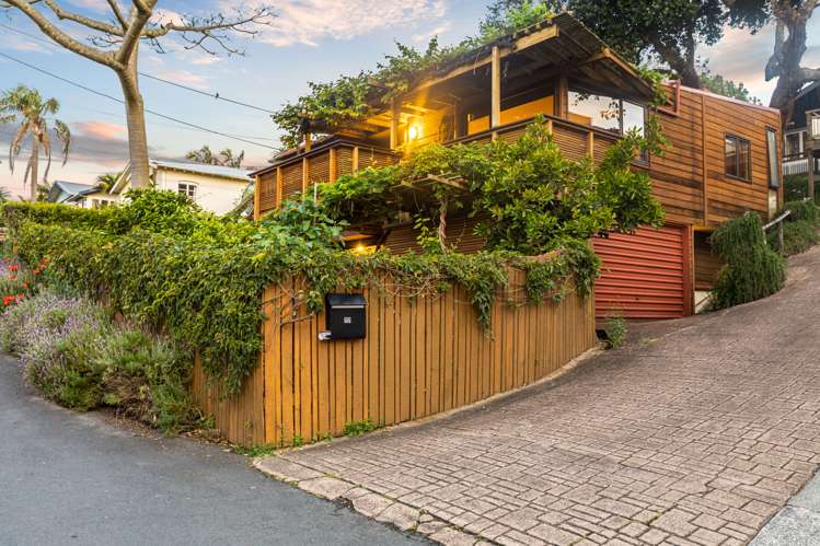 2/77 Aramoana Avenue Devonport_17