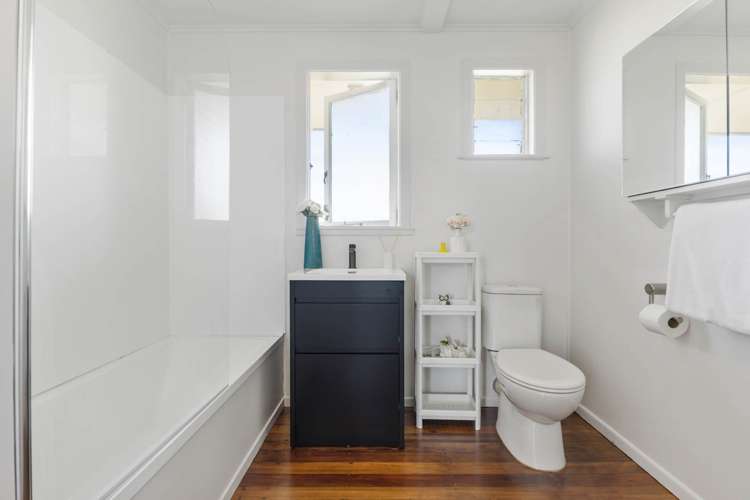 7 Chaucer Place Blockhouse Bay_11