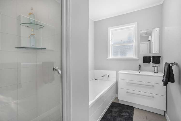 4 Isabel Grove Wainuiomata_12