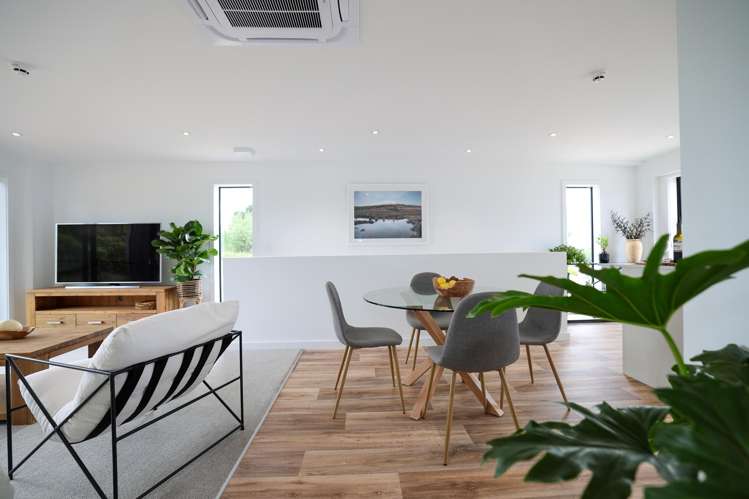 8/15 Keehan Drive Hilltop_18