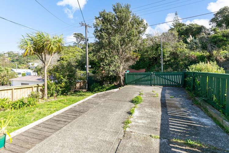 111 Queens Drive Lyall Bay_2