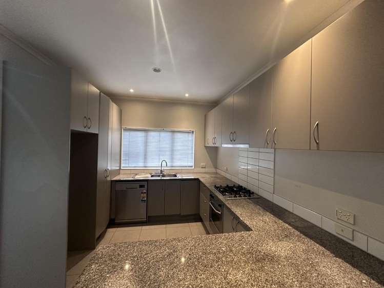 4/10 Salford Crescent 10673_2