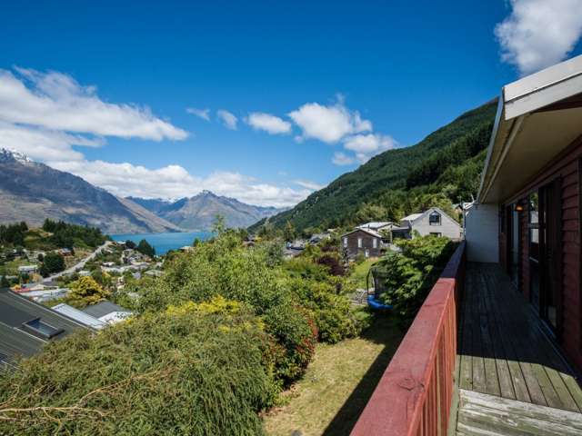 4b Caples Place Fernhill/Sunshine Bay_3