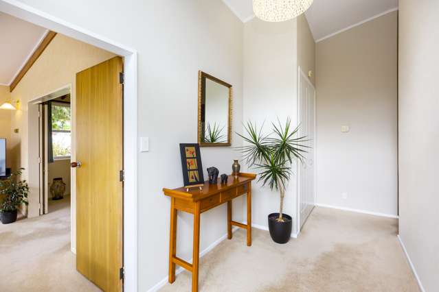 8 Harewood Grove Pinehaven_4