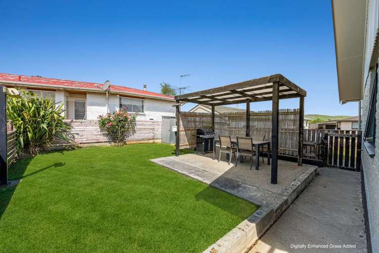 83 Walker Crescent Gore Surrounds_17