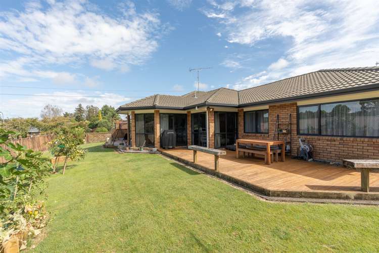 103 Dixon Road Glenview_18