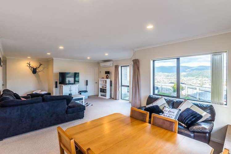 36 Percy Kinsman Crescent Riverstone Terraces_5