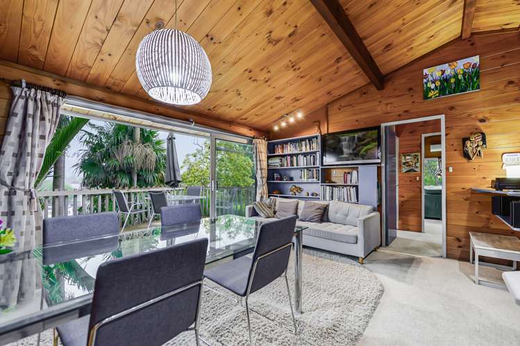 92 Poaka Avenue Dinsdale_22