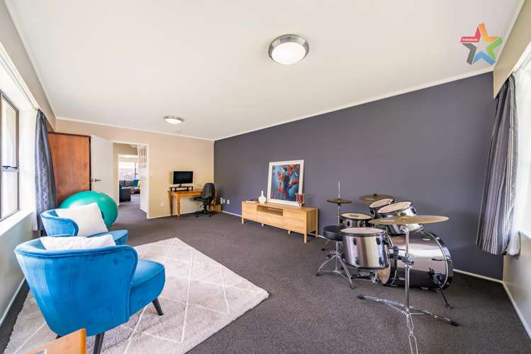 25 Waddington Drive Naenae_19