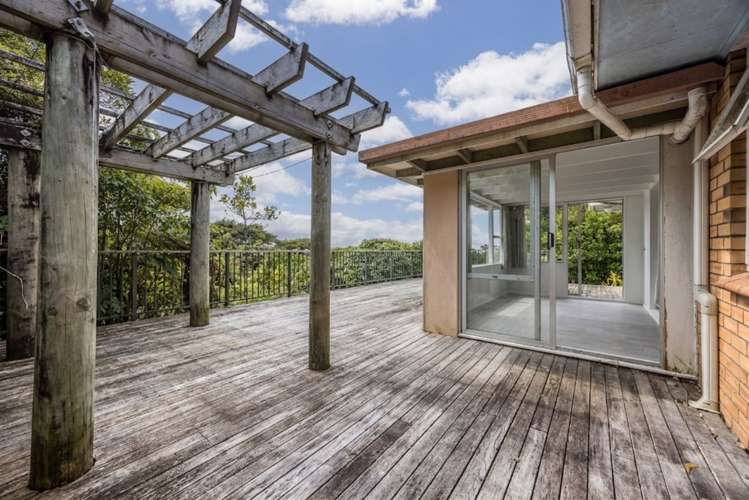 453 Scenic Drive Waiatarua_14