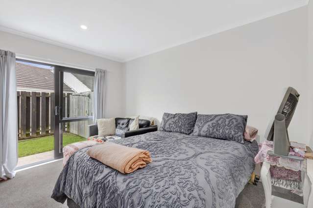 2/7 Greta Street Glenview_4