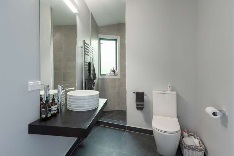 64 Ira Street Miramar_18