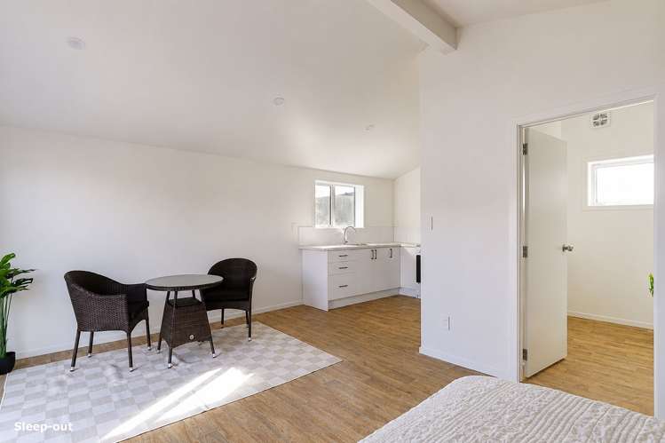 147 Devon Street West Hillcrest_21