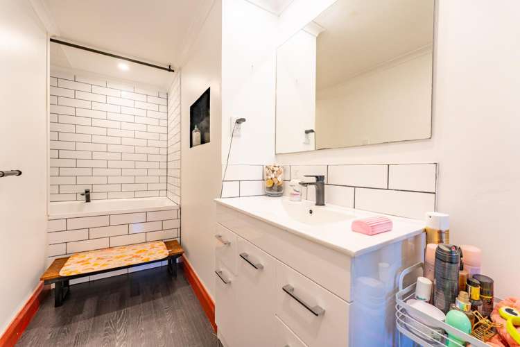 25 Roslyn Terrace West End_10