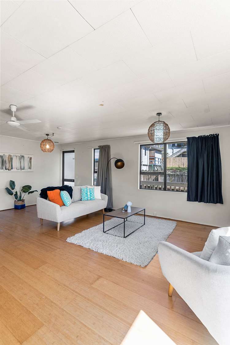 26 Maywood Crescent Glen Eden_9