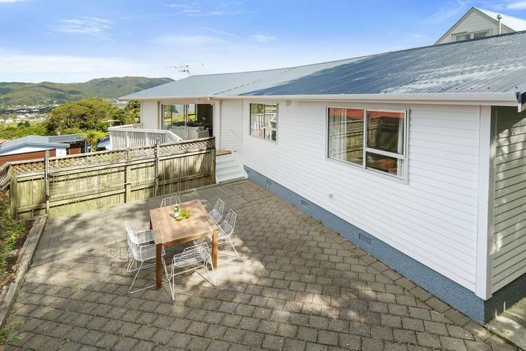 17 Gainsborough Grove Belmont_16