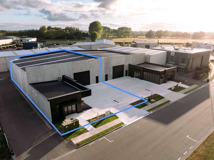 12 Kingsford Smith Drive_0