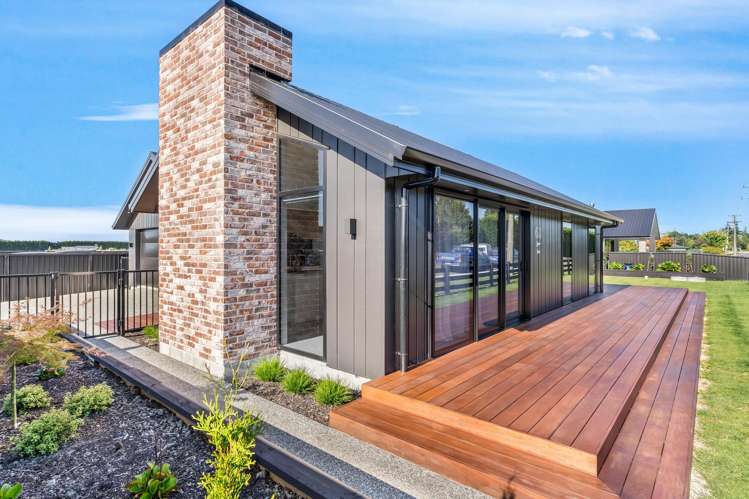 63 Dejoux Road Winton_2