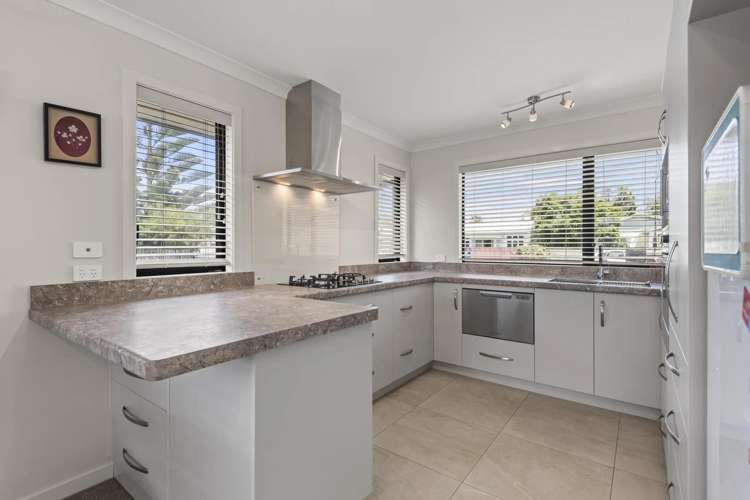 39 Shamrock Street Takaro_2