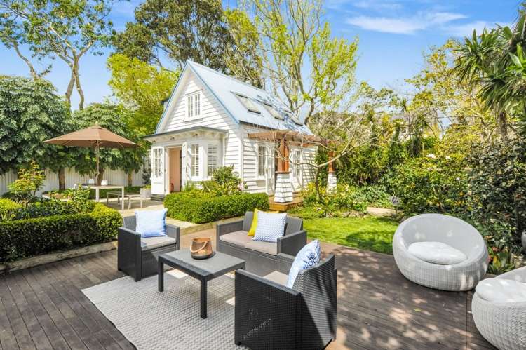 2 Kingsview Road Mount Eden_14