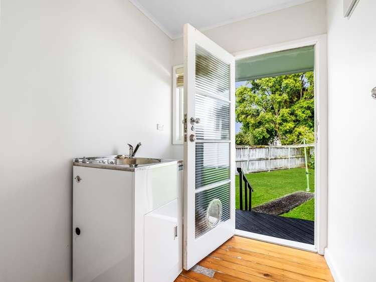 33 Covil Ave Te Atatu South_24