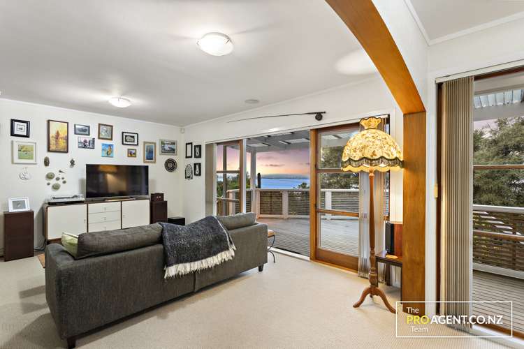 33 Lookout Drive Laingholm_5