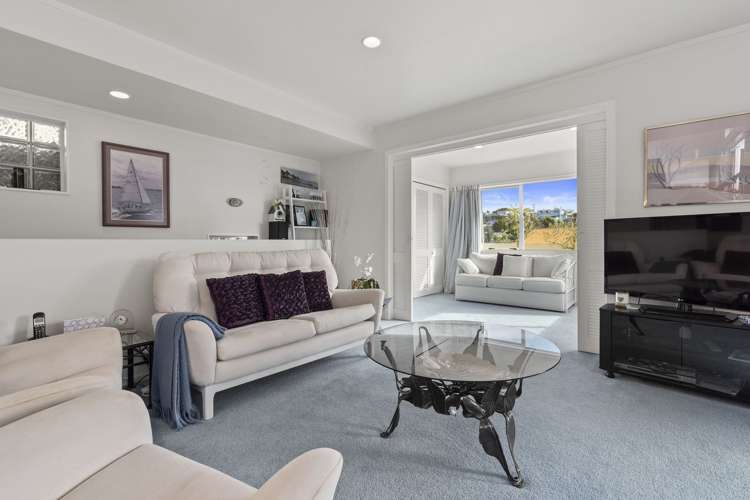 2/3 Tiri View Place Waiake_16