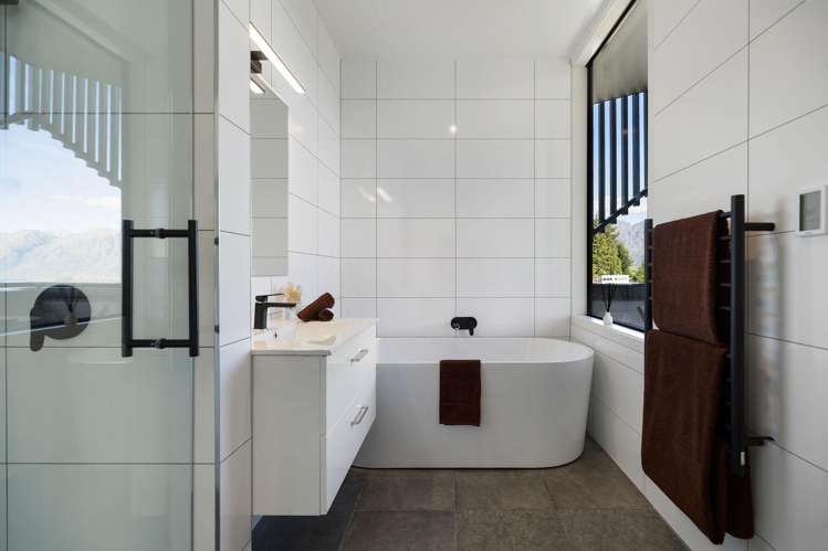 1/14 Vancouver Drive Queenstown Hill_15