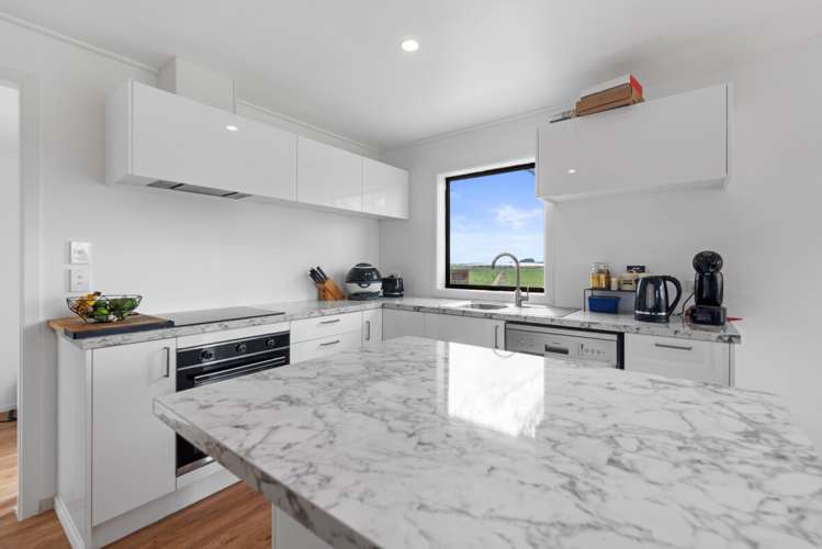 92 Ohinepanea Road Pukehina_9