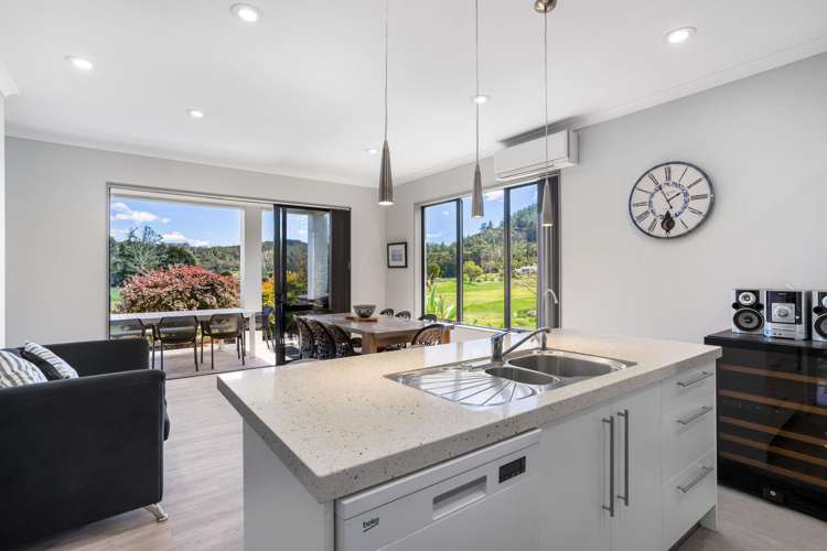 124 Augusta Drive Pauanui_9