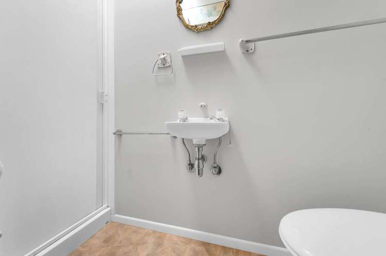 84 Great North Road Saint Johns Hill_15