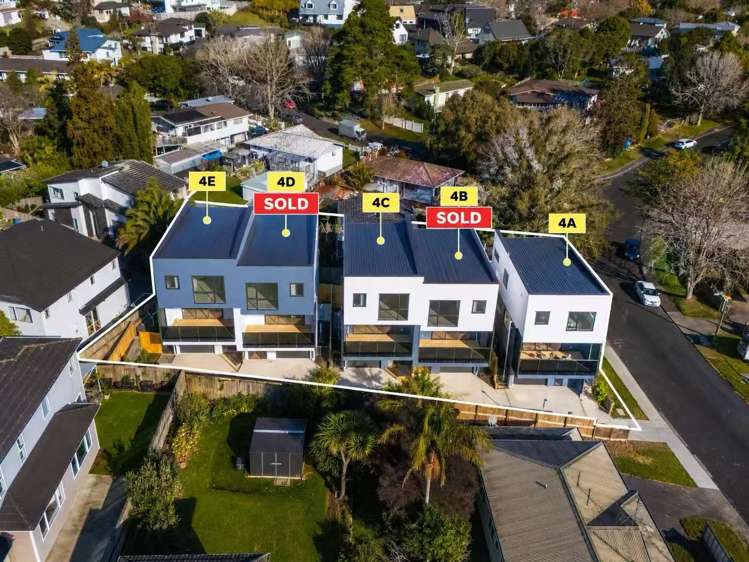 1/4 Powrie Street_2