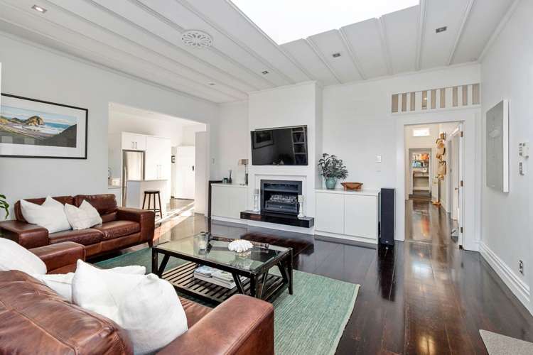 71 Beach Road Mellons Bay_25