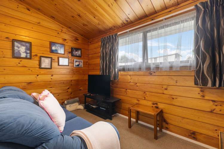 25A Carnoustie Drive Wattle Downs_12