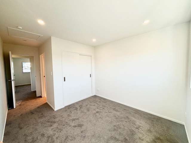 4/8 Imatra Place Sunnyhills_2