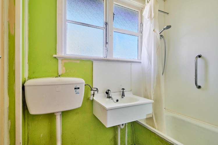 4 Reuben Grove Naenae_9