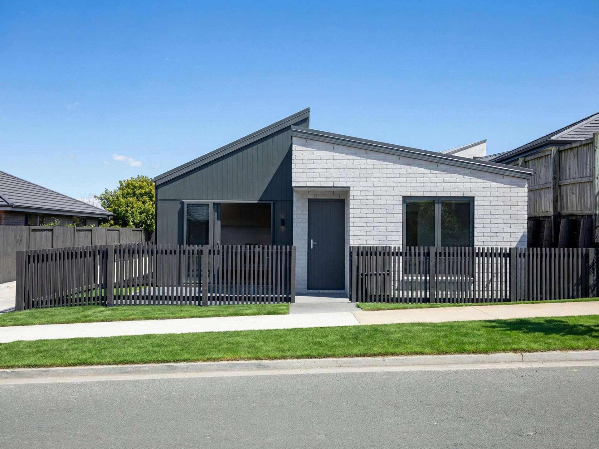 1/42 Ladeira Place Fitzroy_0