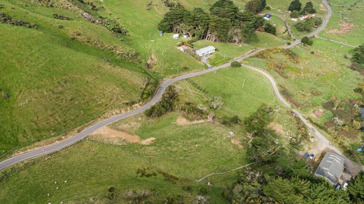 340 South Makara Road Makara_13