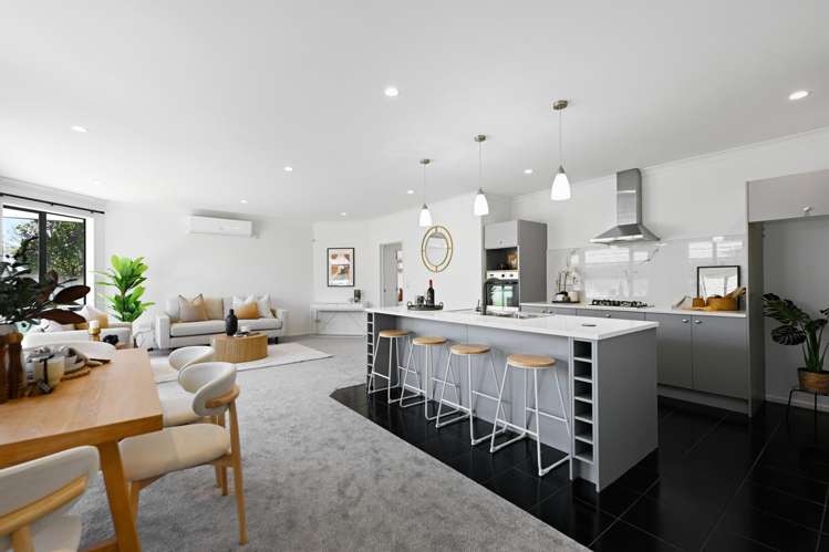 44 Wiltshire Drive Huntington_11