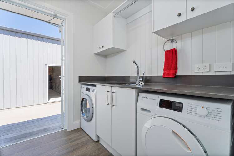 112 Ocean Close Matarangi_21