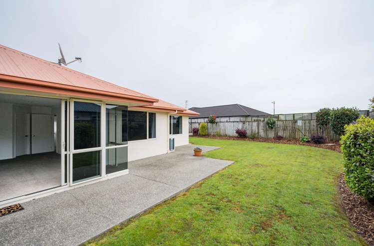 17 Covent Drive Stoke_16