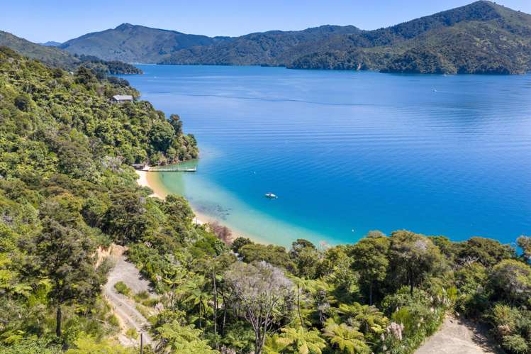 Lots 1 and 3/2787 Queen Charlotte Drive Queen Charlotte Sound_0