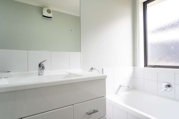 36 Turriff Crescent Porirua_16