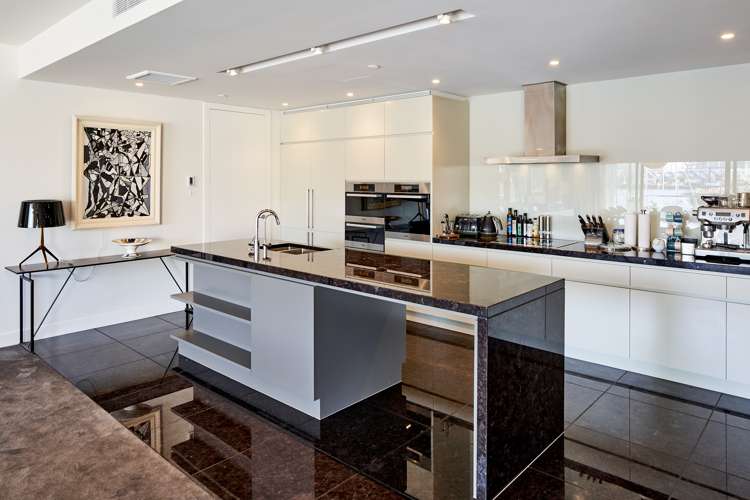 2b/4 Clyde Quay Wharf Te Aro_5