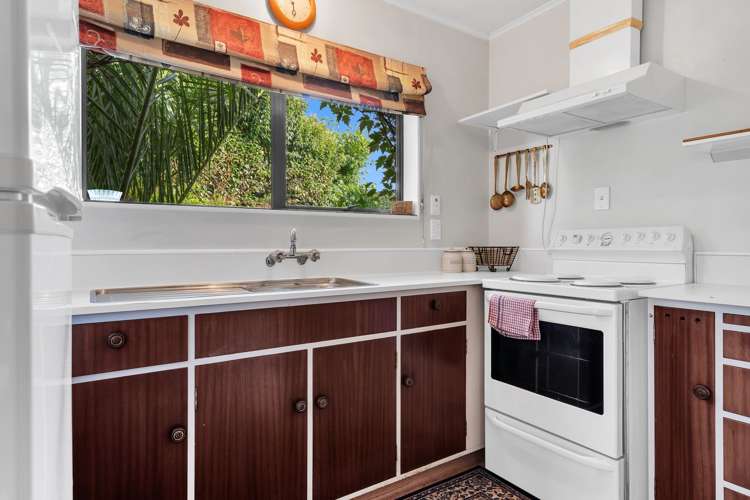 1/12 Byron Place Stoke_7