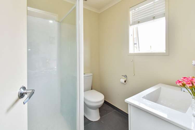 32 Akeake Lane Manurewa_11