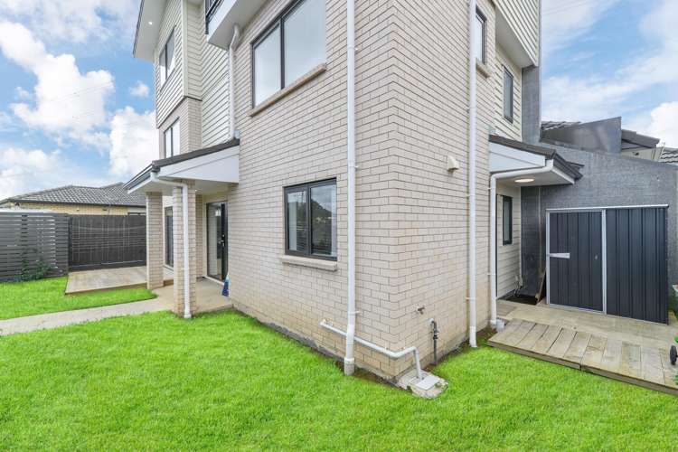 1/30 Calvert Avenue Mangere_25