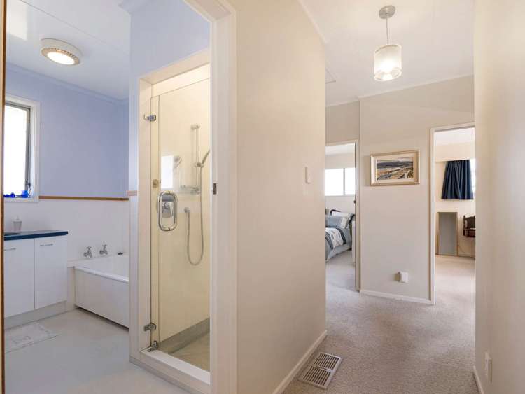 5 Exeter Crescent Springvale_19