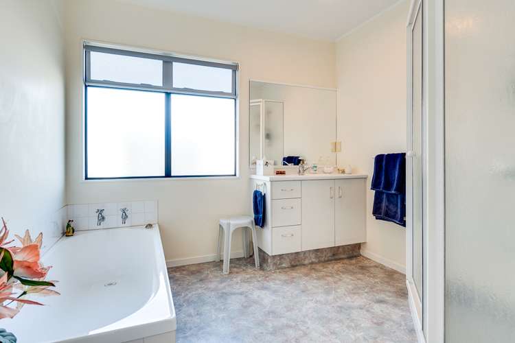 4 Regent Way Taradale_11