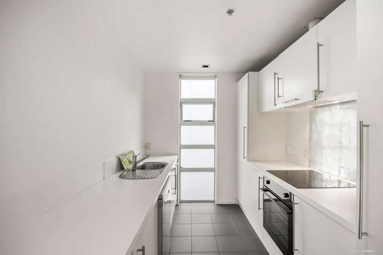 4B/34 Liverpool Street City Centre_11